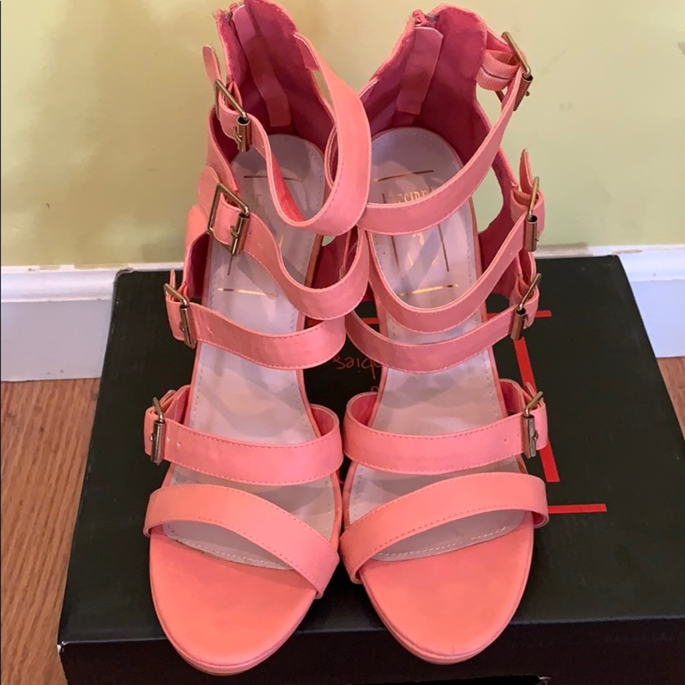 Heels - Picture 4 of 4